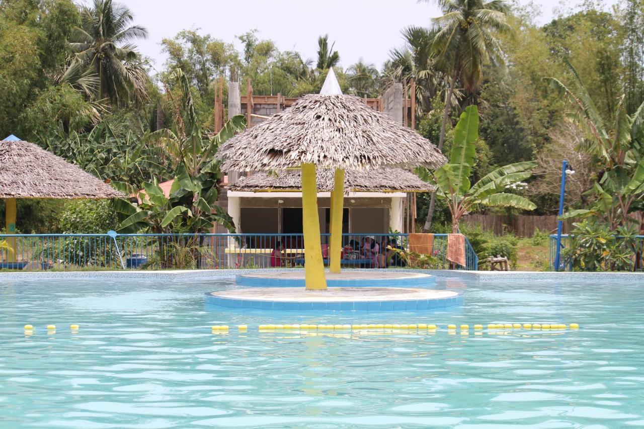 Sweetwater Resort Zamboanguita  エクステリア 写真