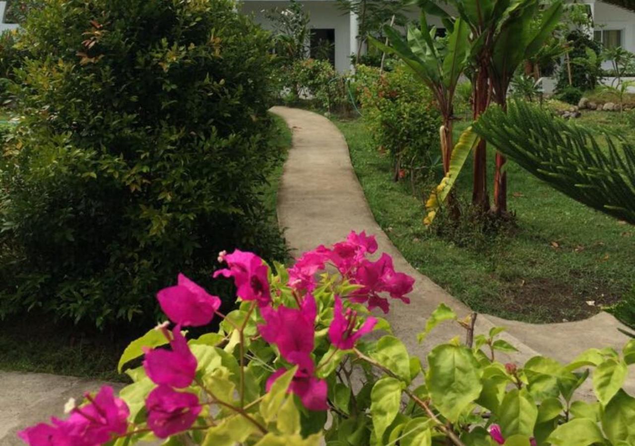 Sweetwater Resort Zamboanguita  エクステリア 写真